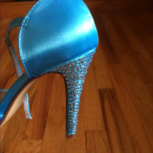 “Rena” Crystal embellished sandal by Touch UPS - Picture 4 of 5